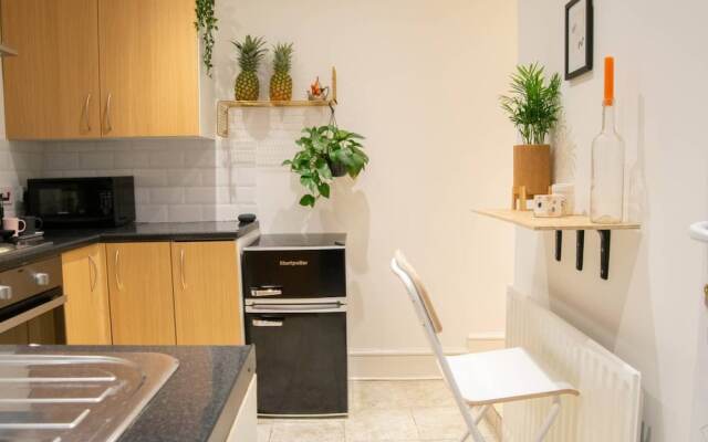 Charming 1 Bedroom Flat With Patio In Hackney