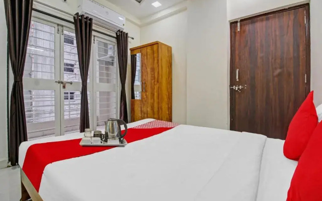 Oyo Flagship 93292 Hotel White House