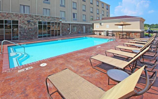 Holiday Inn Express Inn & Suites Searcy by IHG