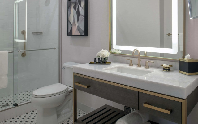 Tulsa Club Hotel, Curio Collection by Hilton