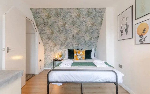 Central 3 Bedroom House With Garden