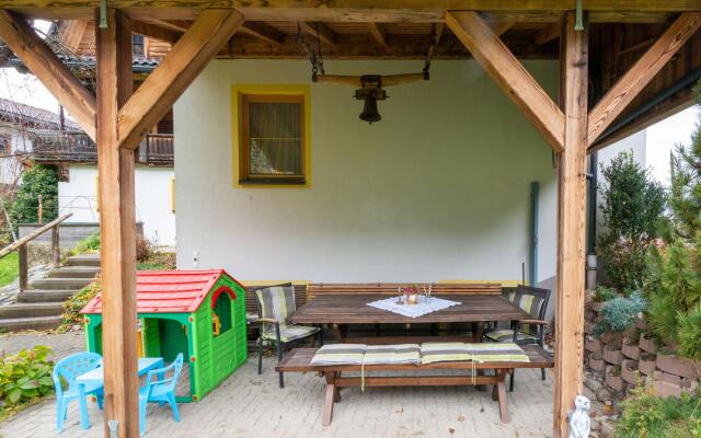 Wooden Apartment in Hainzenberg near Ski Bus