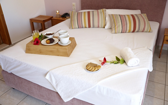 Eleaterra Hotel