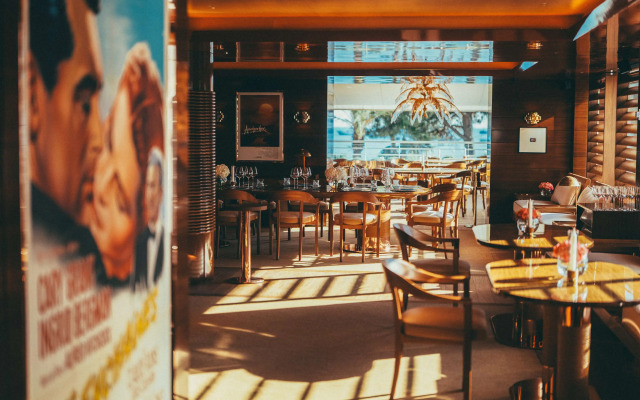 Martinez Hotel