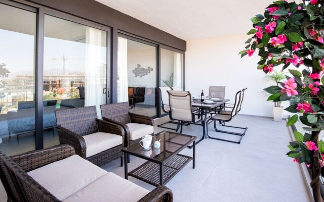 Condo Aria Ocean 411 by Kivoya