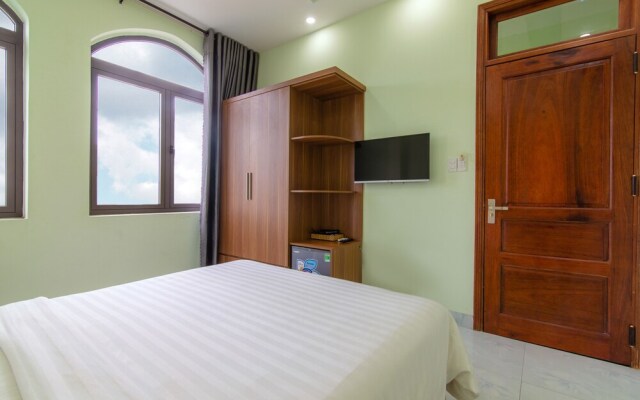 Lucky Hotel by OYO Rooms