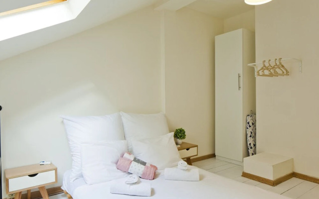 Stylish flat at Rothschild boulevard
