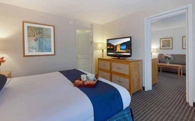 Travelodge by Wyndham Palm Springs