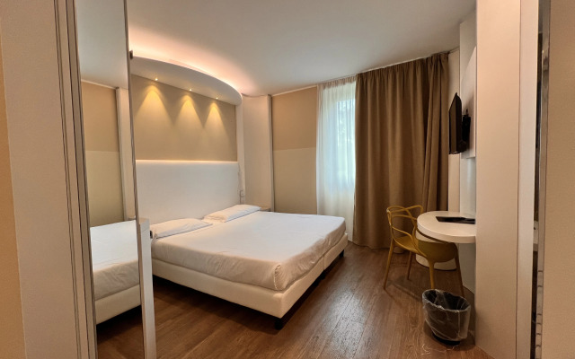 Ark Hotel