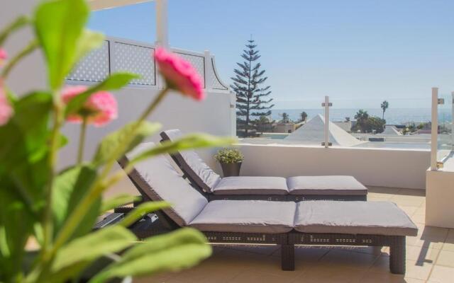 Flower Beach Suite 25