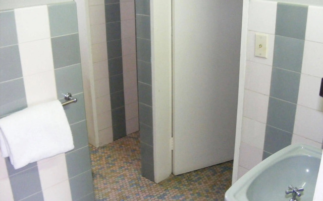 Rod 'N' Reel Hotel Motel Woodburn