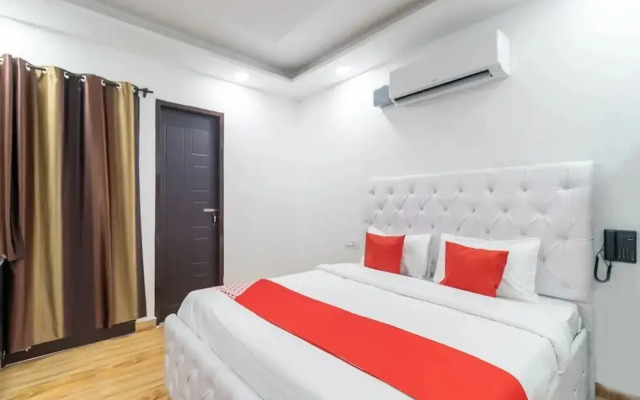 Paradise Studio by OYO Rooms