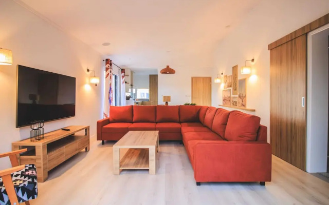 Modern Holiday Home With Terrace