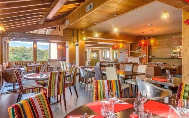 Les Cabanes De La Maison Rouge