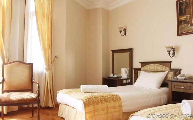 Artefes Hotel Old City