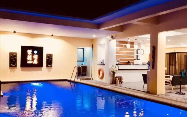 Molly Resort