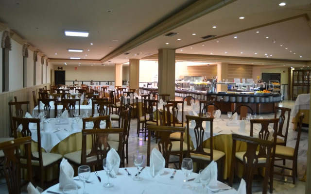 Hotel Reyes Ziríes