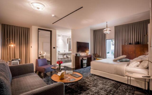Lear Sense - Experience Luxury Hotel