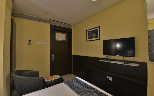 Hotel The Golden Oak Central by Citrus Prime