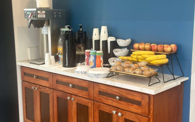 Super 8 by Wyndham Oceanside Downtown