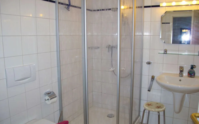 Apartment  Born 30110