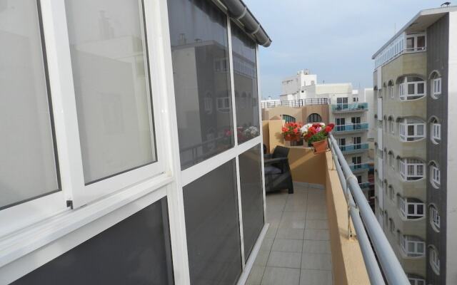 Apartamento Ático Junto a la Playa