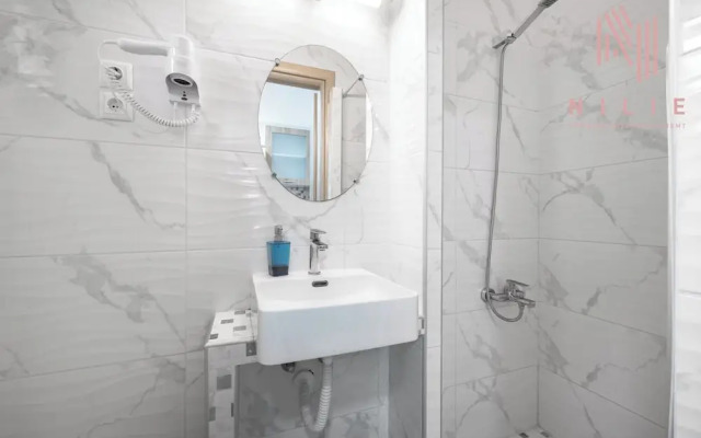 Azur Residences, Nilie Hospitality MGMT