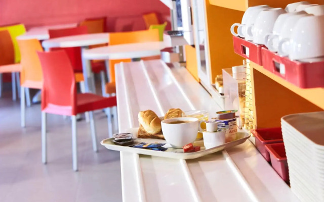 Hotel Première Classe Saint Quentin En Yvelines - Elancourt