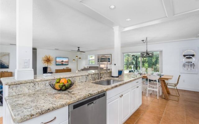 Lilac Mid-century Pool Home