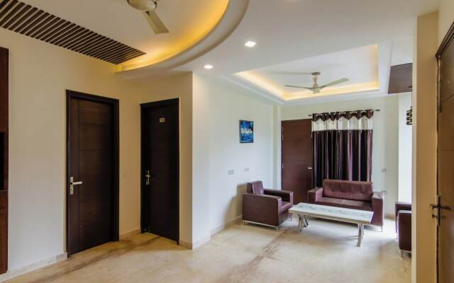 FabHotel Mannat Residency Sec 52