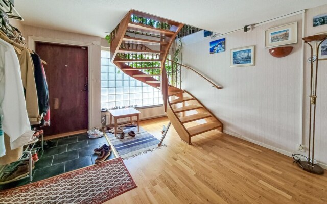 Nice Home in Västra Frölunda With Wifi and 3 Bedrooms