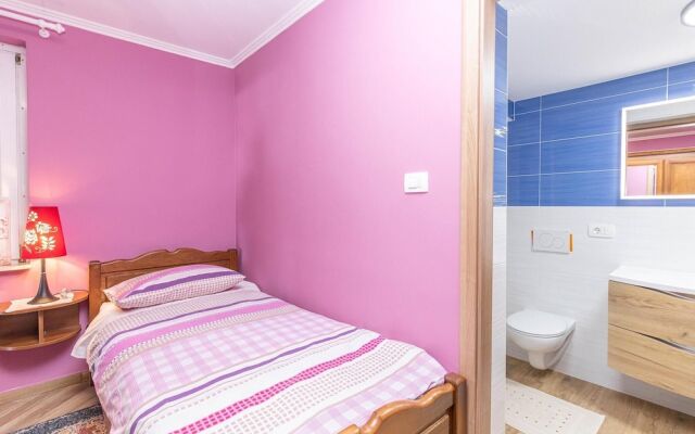 Awesome Home in Klenovica With Wifi and 2 Bedrooms