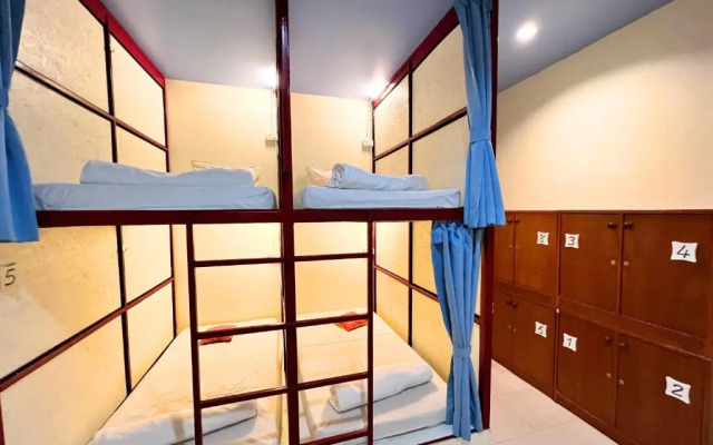 Sleepy Station - Hostel