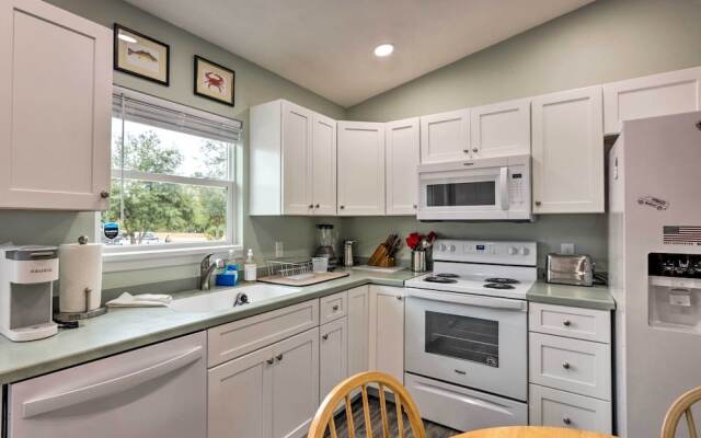 Family-friendly Home, Walk to Steinhatchee River!