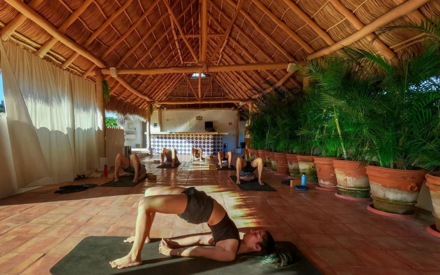 Casa Lotería -Pueblito Sayulita- Colorful, Family and Relax Experience with Private Parking and Pool
