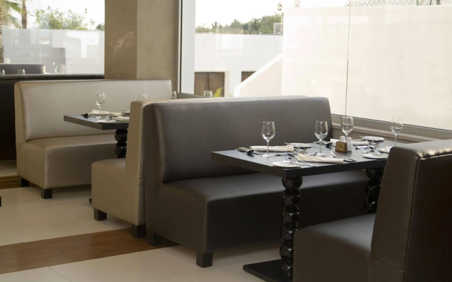 Napa Mermaid Hotel & Suites