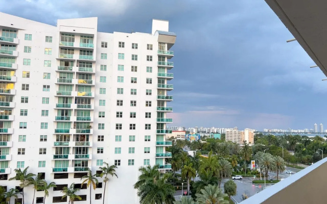 Bella Vista - Water Views Pool and Parking