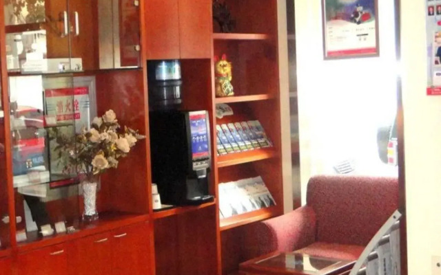 Hanting Hotel Wuhan Jiangtan Park