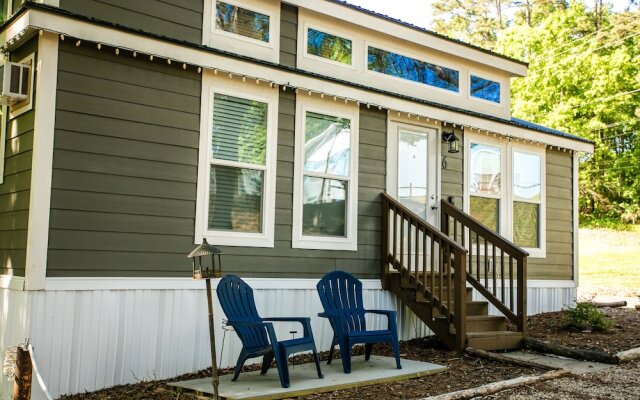 Family Style Two Bedroom Cabin #7 at Long Cove Resort bungalow