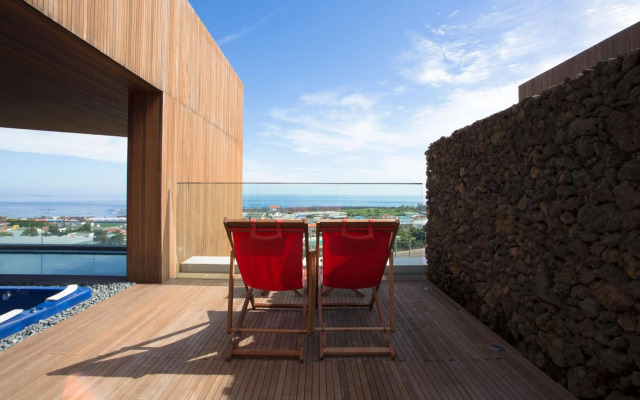 Bayhill Pool & Villa