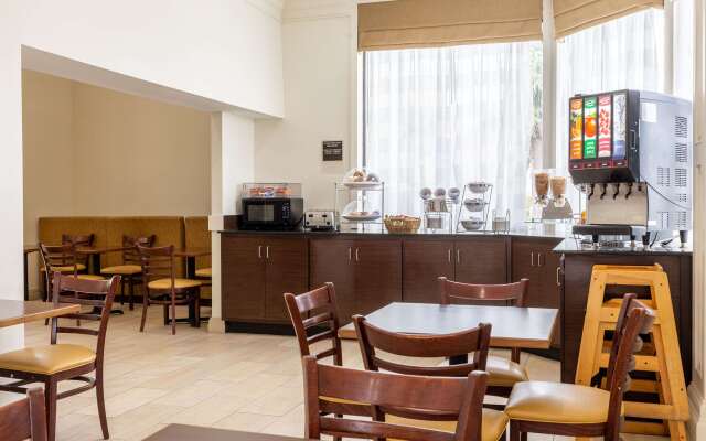 Sleep Inn On The Beach