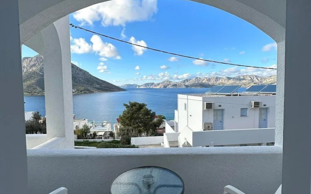 Elenis Studios & Apartments
