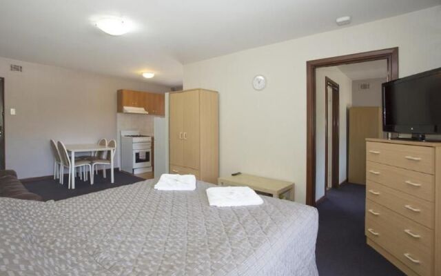 Burswood Lodge Motel Apartments
