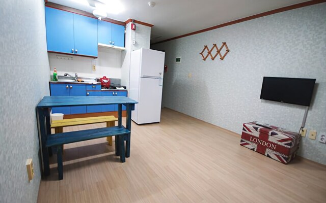 Yeongheungdoat the Seaside Pension