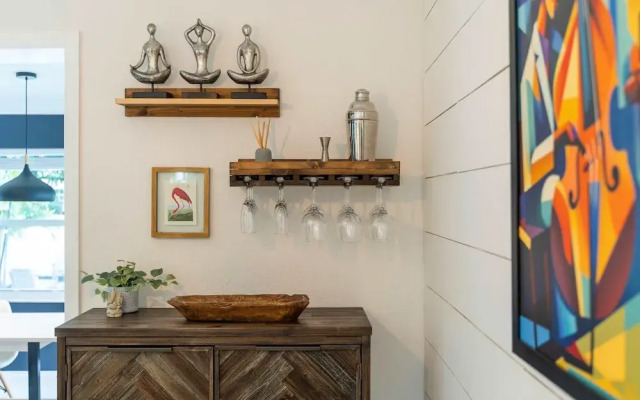 Arthaus- Fully Stocked Kitchen and Fenced Yard