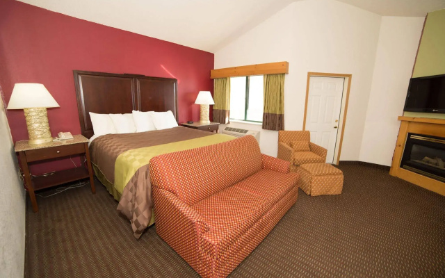 HomeTown Inn & Suites