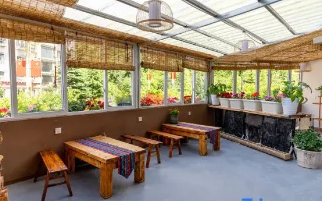 Kangding Yuelai Yuehao Homestay