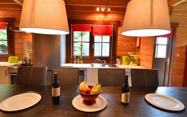 Charming Chalet in Waimes With Sauna and Jacuzzi