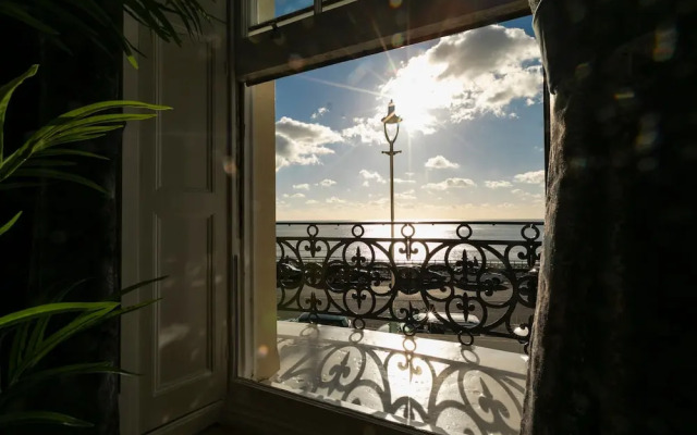 Marine Parade Sea View 2-bedroom Apartment