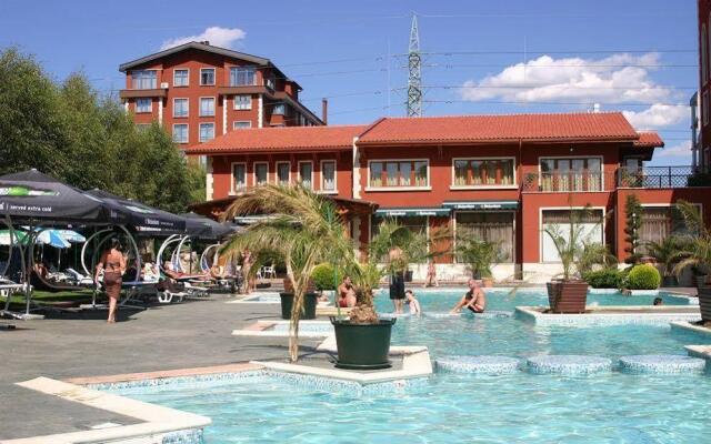 Maxi Park Hotel & Spa